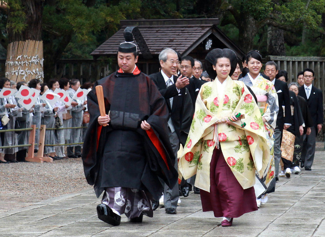 Ngắm đám cưới hoành tráng của loạt Công chúa Nhật gả đi trong vinh quang, chúc phúc: Nhìn sang Mako mà xót xa vì quá đỗi khác biệt!-6