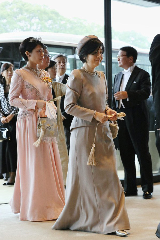 Ngắm đám cưới hoành tráng của loạt Công chúa Nhật gả đi trong vinh quang, chúc phúc: Nhìn sang Mako mà xót xa vì quá đỗi khác biệt!-13