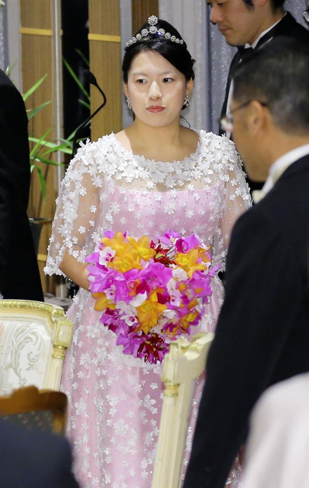 Ngắm đám cưới hoành tráng của loạt Công chúa Nhật gả đi trong vinh quang, chúc phúc: Nhìn sang Mako mà xót xa vì quá đỗi khác biệt!-8