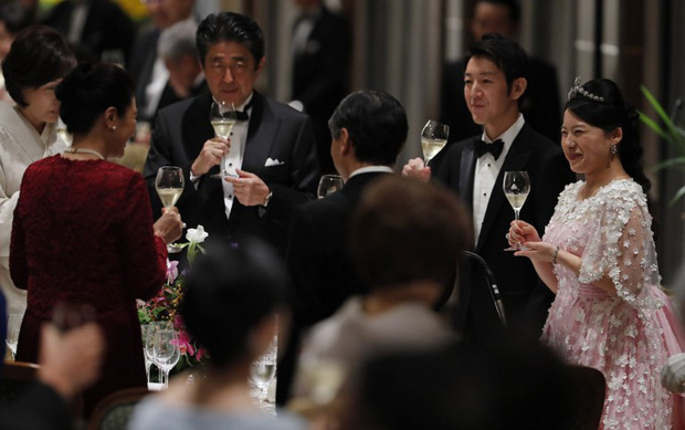 Ngắm đám cưới hoành tráng của loạt Công chúa Nhật gả đi trong vinh quang, chúc phúc: Nhìn sang Mako mà xót xa vì quá đỗi khác biệt!-9
