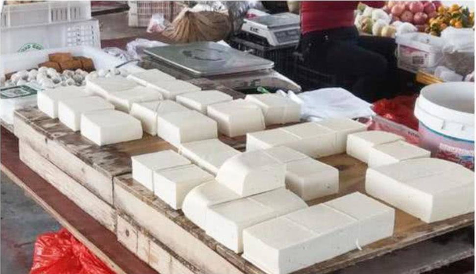 Người làm đậu phụ lâu năm chỉ cách phân biệt đậu phụ sạch và loại có chứa thạch cao, ai cũng cần biết-2