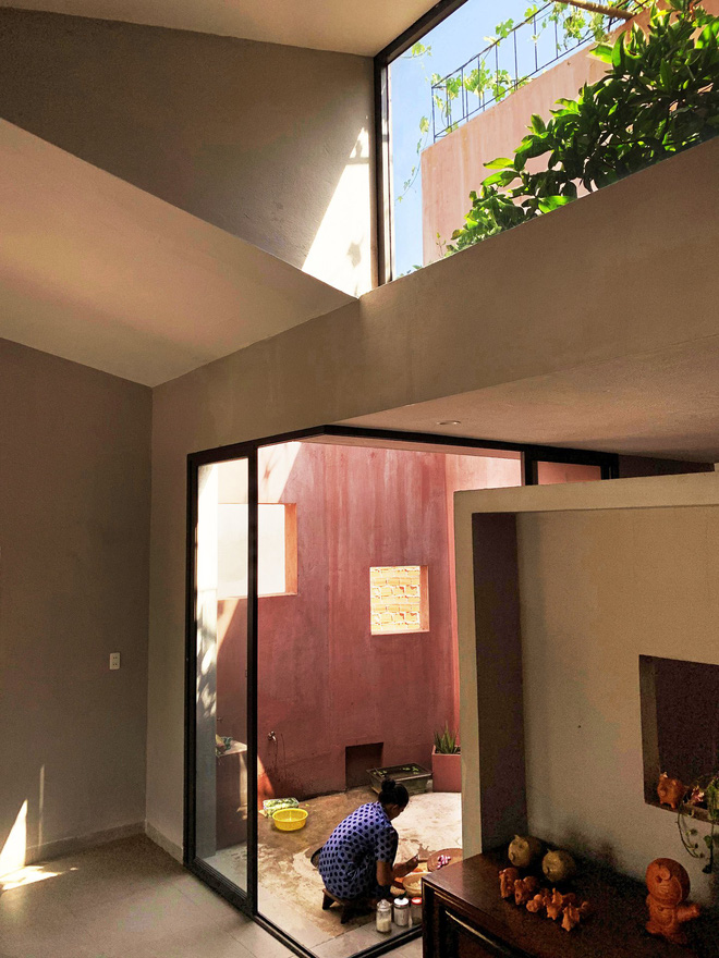 Nhà Mái Đỏ ở Quảng Ngãi thắng giải do tạp chí Quốc tế bình chọn: Nếp sống làng quê tái hiện bằng vườn trên mái, bếp củi và khu nuôi gà giữa căn nhà đầy chất nghệ-13