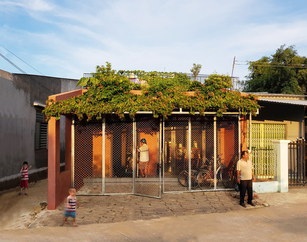 Nhà Mái Đỏ ở Quảng Ngãi thắng giải do tạp chí Quốc tế bình chọn: Nếp sống làng quê tái hiện bằng vườn trên mái, bếp củi và khu nuôi gà giữa căn nhà đầy chất nghệ-16