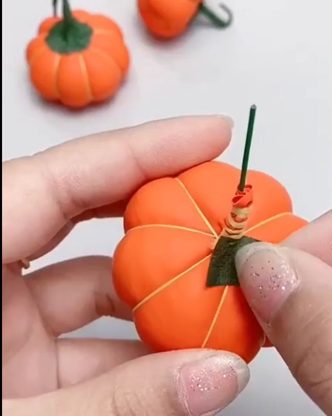 Hướng dẫn mẹ và bé cách làm trái bí ngô siêu cute”, nguyên liệu dễ tìm cho ngày Halloween của con thêm vui-6