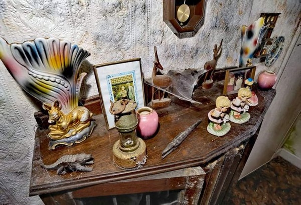 Cả gia đình chết không còn ai, nhà bị chính quyền thu giữ bỏ hoang 30 năm, cảnh tượng bên trong gây lạnh sống lưng-5