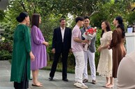 Hương vị tình thân tập cuối: Vợ chồng Thy - Huy tặng hoa chào đón Nam trở về nhà họ Hoàng