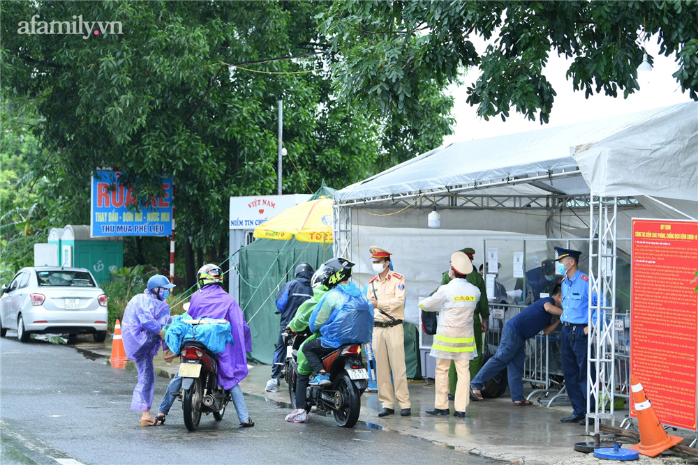 Đã tiêm đủ 2 mũi vaccine COVID-19 từ tỉnh ngoài vào Hà Nội không phải xuất trình giấy xét nghiệm-3