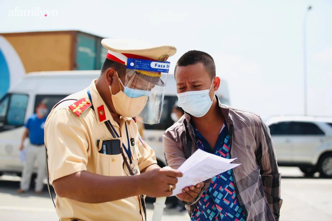 Đã tiêm đủ 2 mũi vaccine COVID-19 từ tỉnh ngoài vào Hà Nội không phải xuất trình giấy xét nghiệm-4