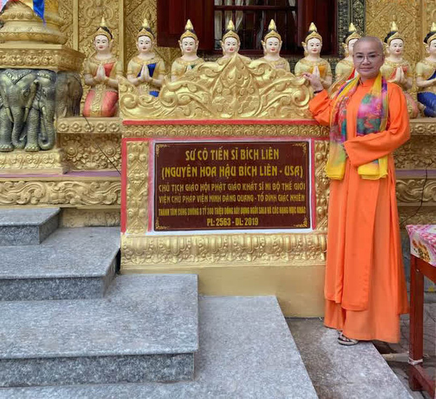 Hoa hậu Vbiz từng là tay chơi đồ hiệu và sống chanh sả bất ngờ xuất gia, cuộc sống 6 năm qua thay đổi ra sao?-12