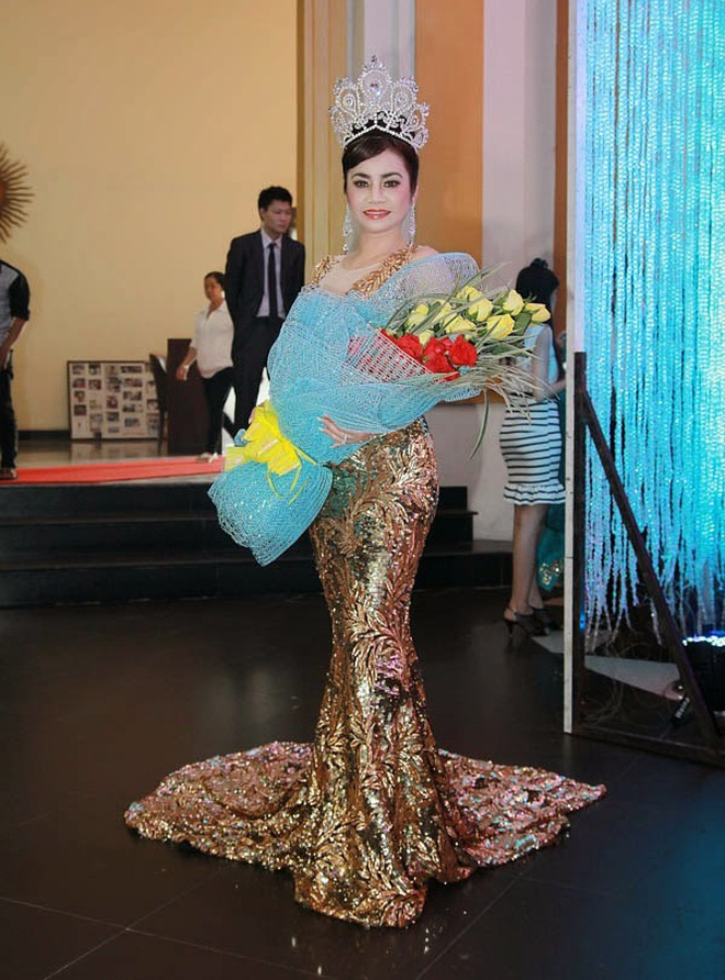 Hoa hậu Vbiz từng là tay chơi đồ hiệu và sống chanh sả bất ngờ xuất gia, cuộc sống 6 năm qua thay đổi ra sao?-2