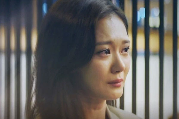 Suốt 2 tháng chăm sóc bạn trai nằm liệt giường, đến khi khỏe lại mẹ anh ấy đưa cho tôi một túi tiền kèm những lời nói choáng váng-2