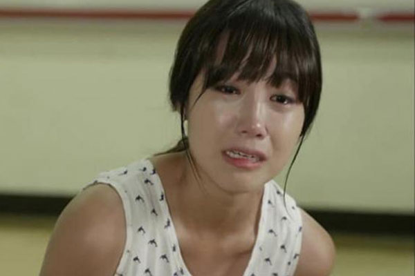 Suốt 2 tháng chăm sóc bạn trai nằm liệt giường, đến khi khỏe lại mẹ anh ấy đưa cho tôi một túi tiền kèm những lời nói choáng váng-1