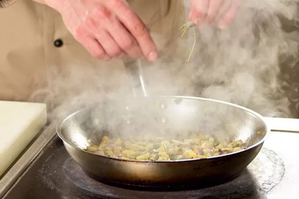 3 vấn đề bất thường ở tay cảnh báo ung thư phổi nhưng thường bị chủ quan bỏ qua-4