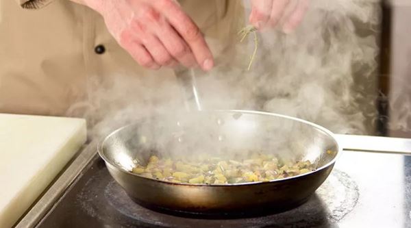 90% phụ nữ bị ung thư phổi đều có một nguyên nhân chung, nhưng chúng ta vẫn phạm phải nó hằng ngày-2