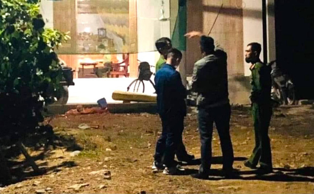 Vụ học sinh lớp 3 bị chém tử vong: Cột nhà có vết chém vỡ gạch-1