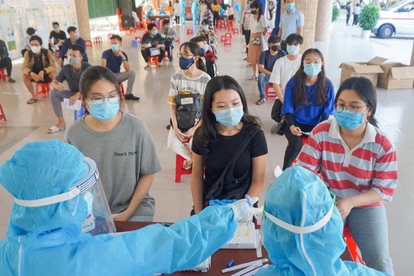 Một trường ở Quảng Nam có 159 trường hợp test nhanh dương tính với SARS-CoV-2-2