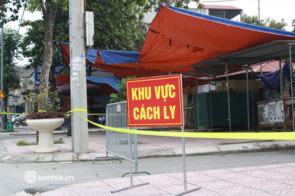 Ảnh: Phong toả Toà án huyện và nhiều địa điểm ở Hà Nội sau ca mắc Covid-19-3