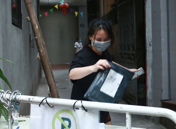 Ảnh: Phong toả Toà án huyện và nhiều địa điểm ở Hà Nội sau ca mắc Covid-19-10