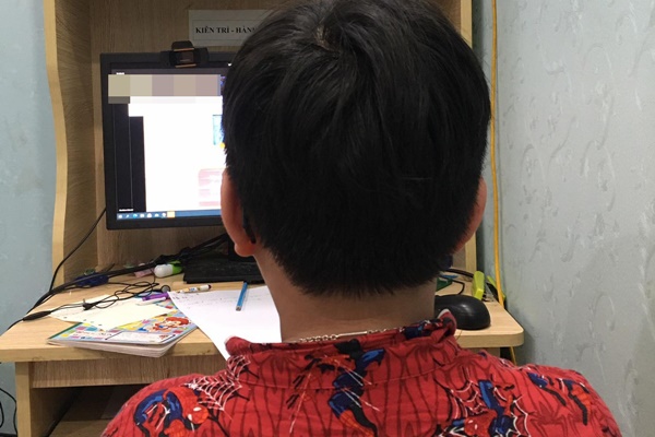 Bắt quả tang con chơi game trong giờ học online, mẹ trẻ hít 1 hơi để lấy lại bình tĩnh rồi xử lý ngay vấn đề bằng cách quá ĐỈNH!-4