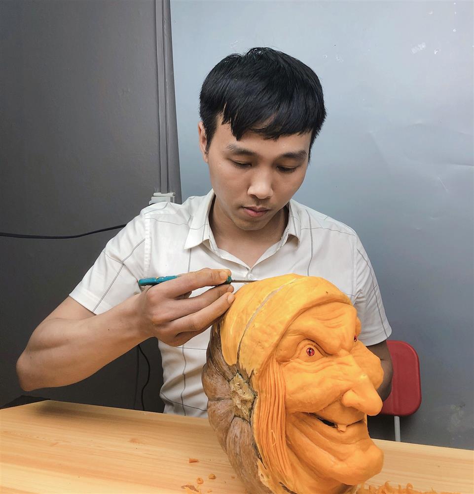 Gọt cái đầu lâu đáng sợ, anh thanh niên kiếm tiền triệu mỗi ngày-1