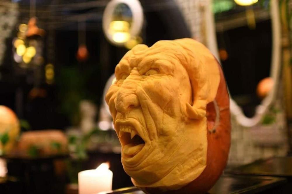 Gọt cái đầu lâu đáng sợ, anh thanh niên kiếm tiền triệu mỗi ngày-2