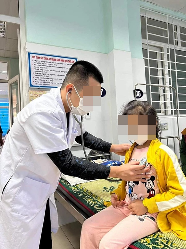 Bé 8 tuổi sốc phản vệ vì ăn mì tôm: Những lưu ý tối quan trọng cha mẹ cần biết để bảo vệ con-1
