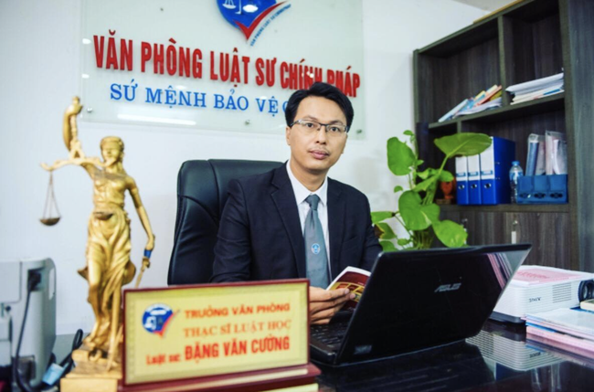 Vụ lộ tin nhắn gợi ý tạo điều kiện qua môn bằng cuộc hẹn tại khách sạn với nữ sinh: Người liên quan chịu trách nhiệm thế nào?-3