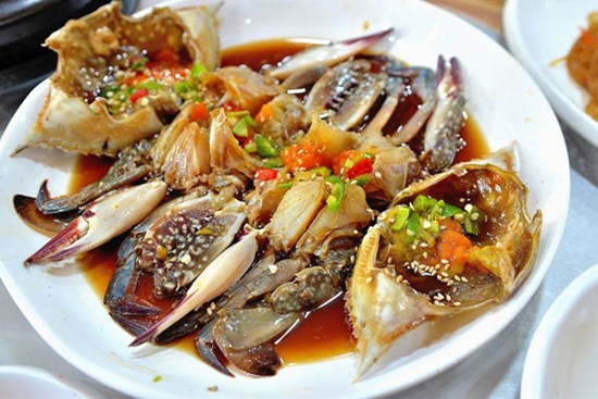 Cua sống ngâm tương: Đặc sản xứ Hàn khiến nhiều du khách 'hoảng hồn'