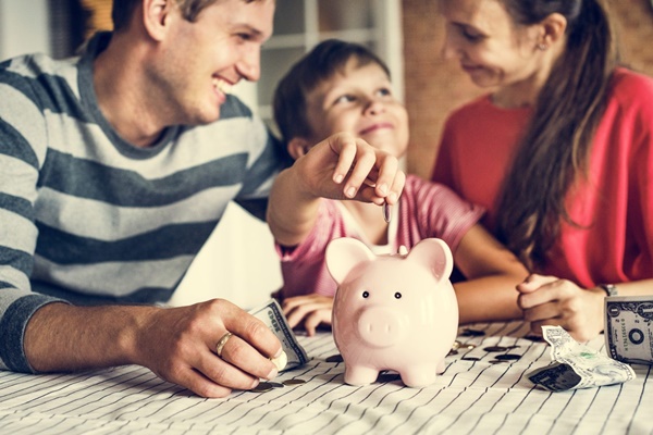 9 bài học về tiền bạc cha mẹ nên dạy trẻ từ sớm-9