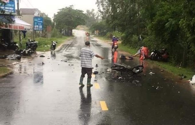 Quảng Nam: 3 xe máy tông nhau, 3 người tử vong-1