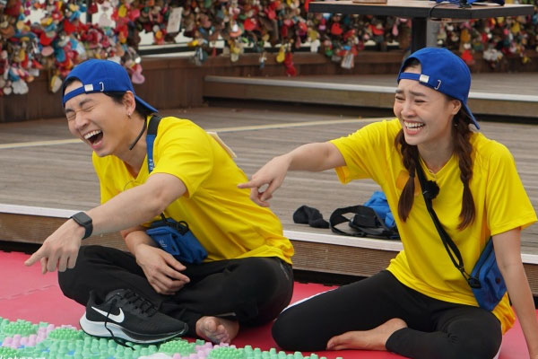 Running Man: Thái độ của Trương Thế Vinh với Karik và BB Trần khác biệt thế nào mà netizen dậy sóng?-6