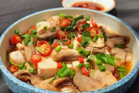 Nhìn qua tưởng bát thịt kho nhưng ăn rồi mới thấy bất ngờ vì nấu dễ, nguyên liệu rẻ mà ăn vừa ngon vừa bổ