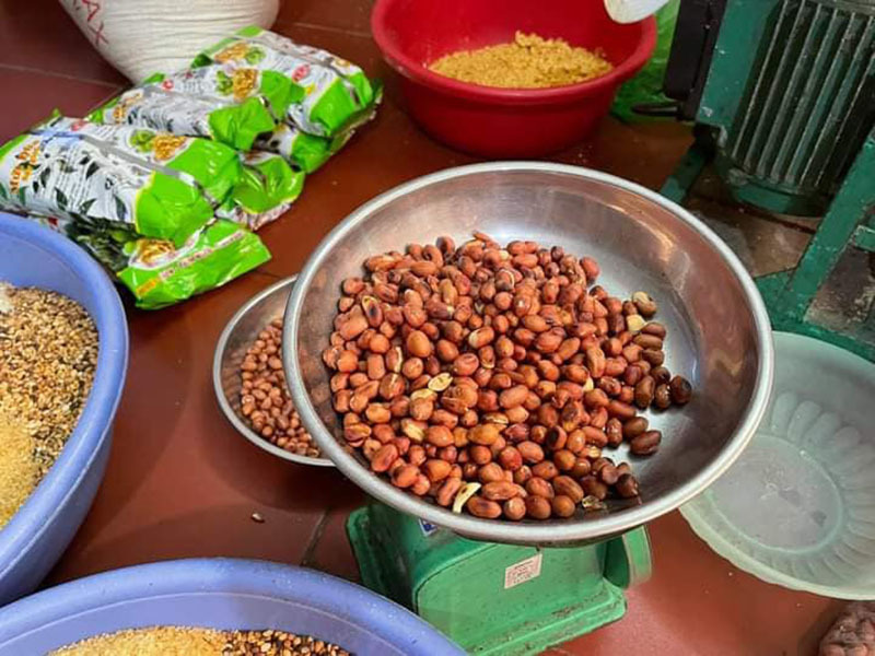 Món quà quê cũ hút khách, chỉ là đậu lạc mà đắt ngang cân thịt-3