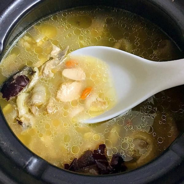 Bé gái 5 tuổi ngực bắt đầu phát triển do dậy thì sớm, thủ phạm là 3 loại thực phẩm mà bố mẹ nào cũng đã từng cho con ăn ít nhất 1 lần-3