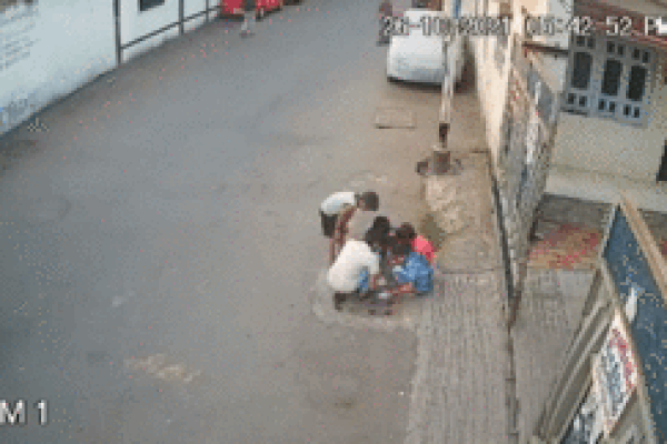 Đốt pháo nổ, một học sinh phải nhập viện khẩn cấp-3