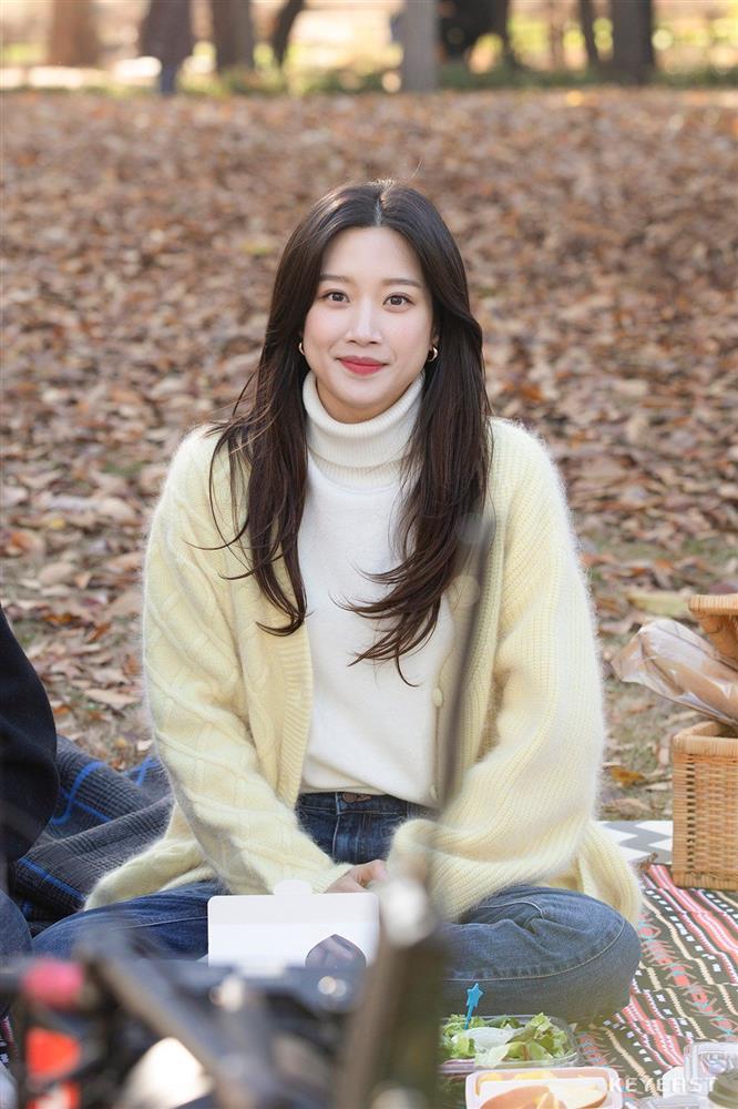 5 kiểu áo khoác hot đến nỗi xem phim Hàn nào cũng gặp-9