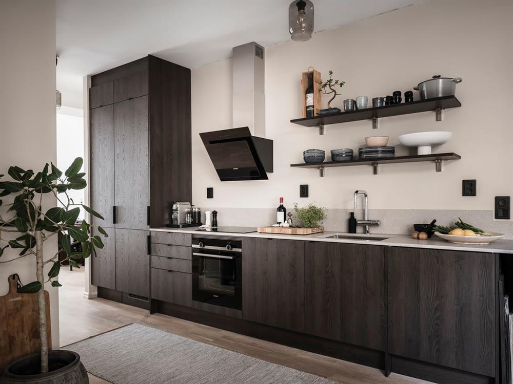 Khung cửa sổ hình vòm độc đáo cho căn hộ nhỏ trở nên sáng sủa và sang trọng-11