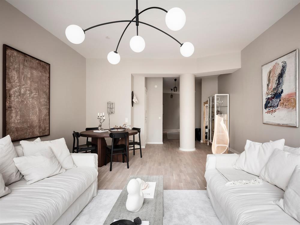 Khung cửa sổ hình vòm độc đáo cho căn hộ nhỏ trở nên sáng sủa và sang trọng-6