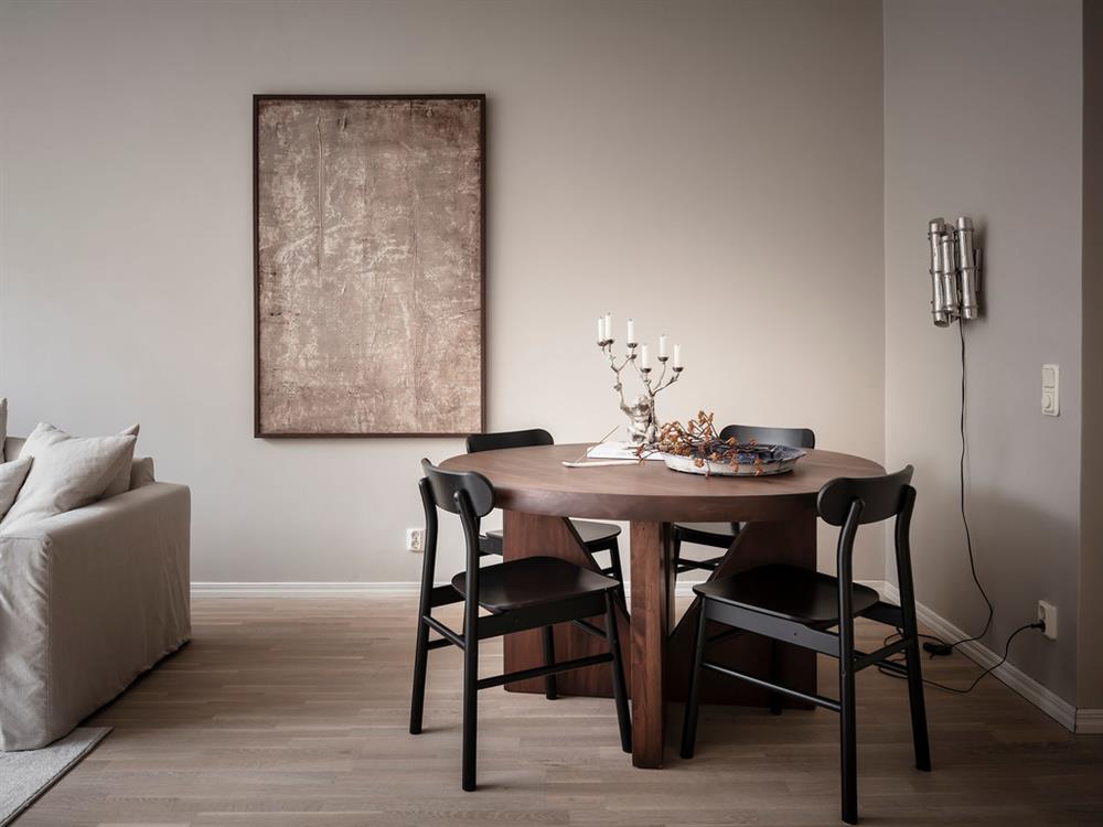 Khung cửa sổ hình vòm độc đáo cho căn hộ nhỏ trở nên sáng sủa và sang trọng-7