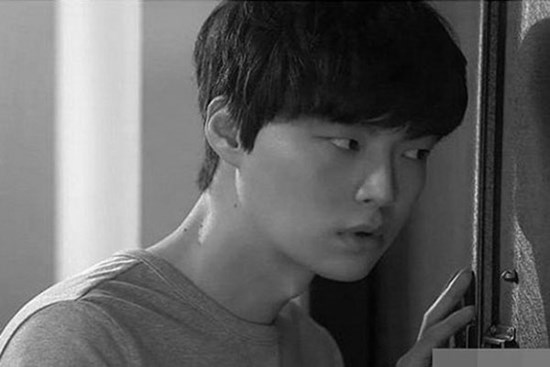 Chồng lặng lẽ đưa con vừa đầy tháng đi giám định ADN, vợ chồng suýt ly hôn chỉ vì một câu nói vô ý của… anh hàng xóm!