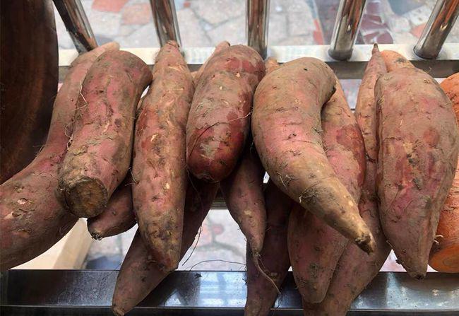Hấp khoai đừng cho thẳng vào nồi, làm thêm bước này khoai sẽ thơm ngọt-1