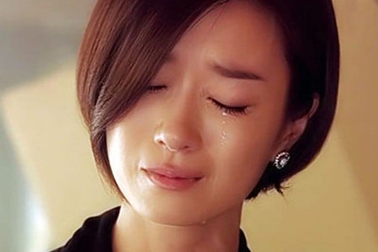 Mẹ chồng cho đồ ăn thừa mỗi khi tôi làm thêm về muộn, một lần hủy tăng ca, về nhà thấy bàn ăn mà tôi khóc nghẹn