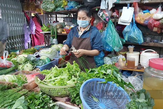 Hà Nội: Giá rau xanh tăng chóng mặt, có loại lên đến 170.000 đồng/kg, đắt hơn cả thịt lợn