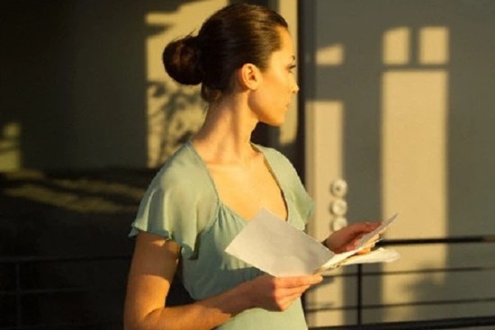 6 năm hôn nhân chồng như cái bóng vô hình, hành động của vợ khiến anh ta phải bật khóc lúc dọn đồ rời khỏi nhà!