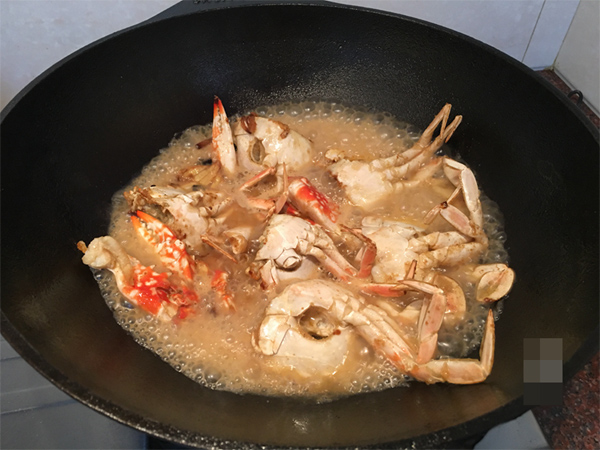 Món ghẹ xào siêu ngon, đậm vị ngọt, thích hợp cho những ngày se lạnh sum họp gia đình cuối tuần-10