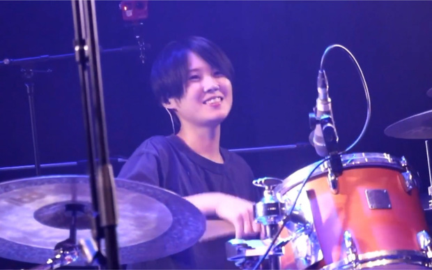 NÓNG: Phát hiện thi thể 1 sao nữ trong tư thế treo cổ tại khách sạn-1