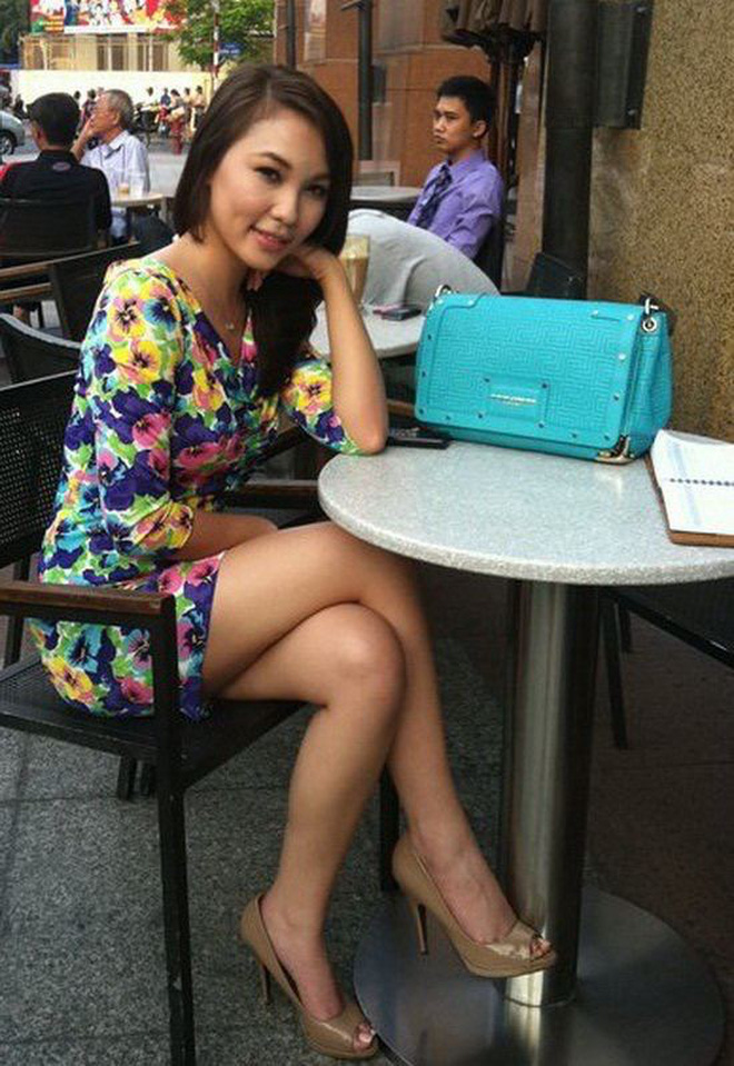 Tình tin đồn của chồng D.L.A: Từng đánh sập biểu tượng hàng hiệu Ngọc Trinh, nhìn lại màn make color 10 năm trước mà không khỏi xốn mắt-8