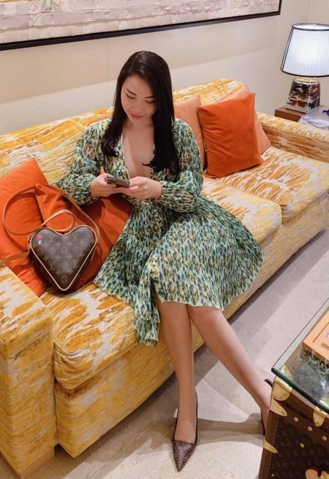 Tình tin đồn của chồng D.L.A: Từng đánh sập biểu tượng hàng hiệu Ngọc Trinh, nhìn lại màn make color 10 năm trước mà không khỏi xốn mắt-20