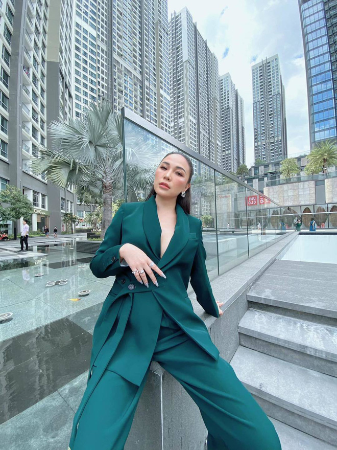 Tình tin đồn của chồng D.L.A: Từng đánh sập biểu tượng hàng hiệu Ngọc Trinh, nhìn lại màn make color 10 năm trước mà không khỏi xốn mắt-21