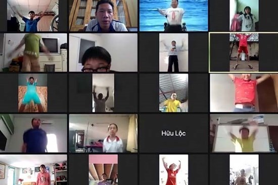 Đề kiểm tra môn thể dục online bỗng xuất hiện hai câu hỏi lạ khiến học sinh đứng hình: Phen này 